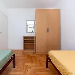 Kuca Ruzic פורץ