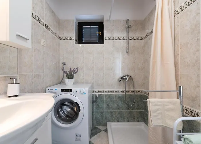 Kuca Ruzic Feriehus *